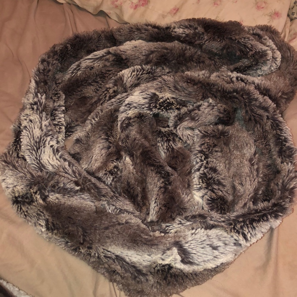 Faux fur scarf